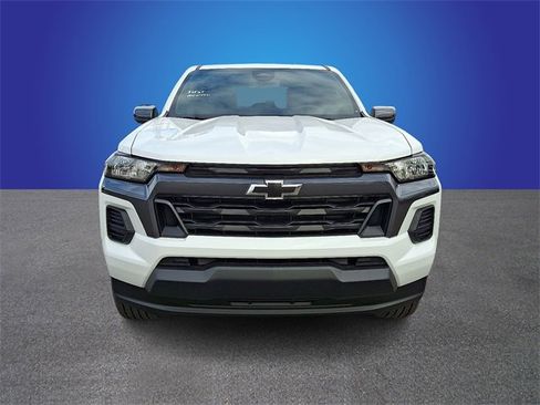 Used 2026 Chevrolet Colorado LT image 2
