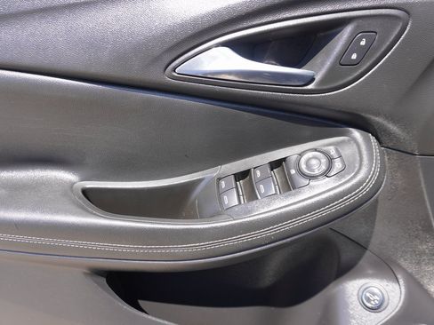 Used 2022 Buick Encore GX Select w/ Advanced Technology Package image 9