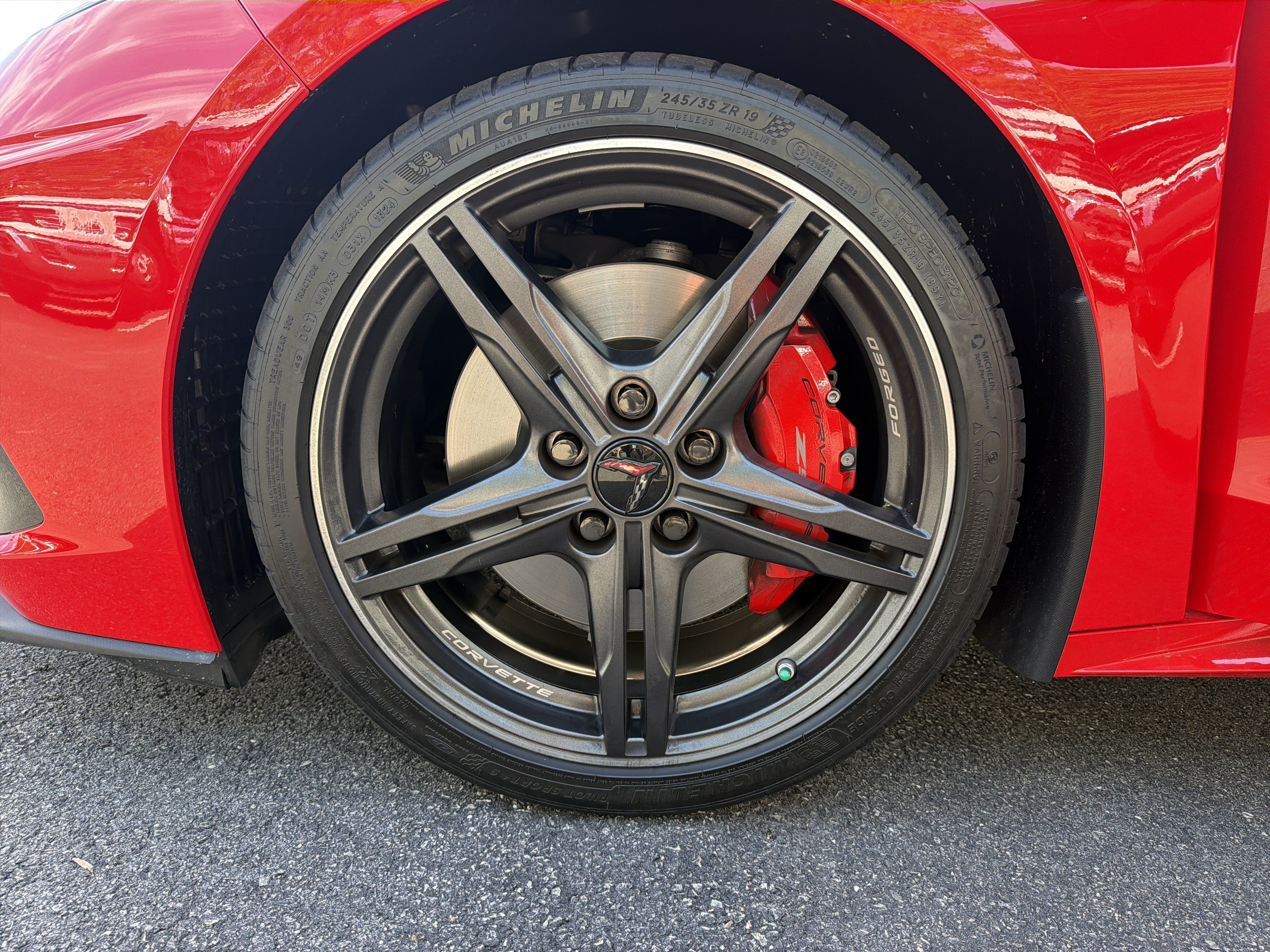Used 2024 Chevrolet Corvette Stingray Premium Cpe w/ Z51 Performance Package RWD image 13