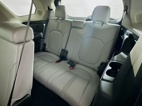 Used 2025 Honda Pilot Touring image 30