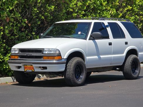 Used 2001 Chevrolet Blazer LS w/ Driver Convenience Pkg AWD/4WD image 8
