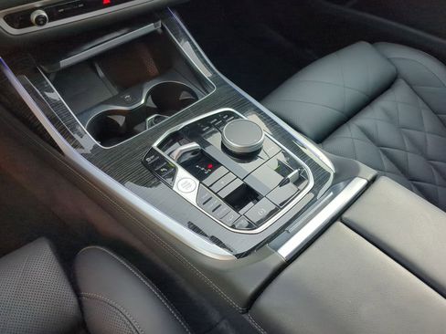 Used 2025 BMW X7 xDrive40i w/ M Sport Package image 20