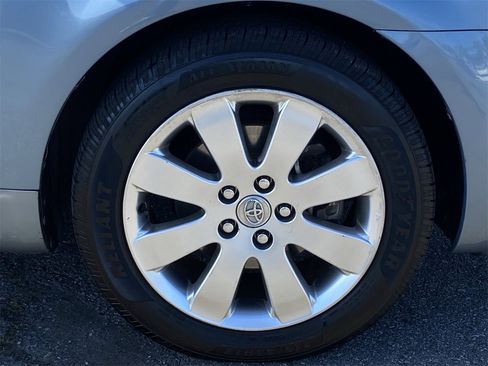Used 2006 Toyota Avalon XLS image 7