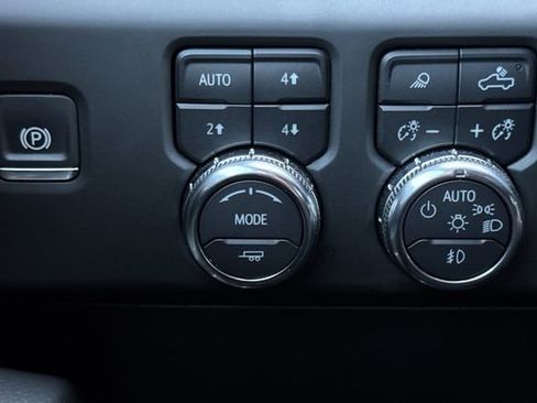 Used 2024 GMC Sierra 2500 Denali AWD/4WD image 43