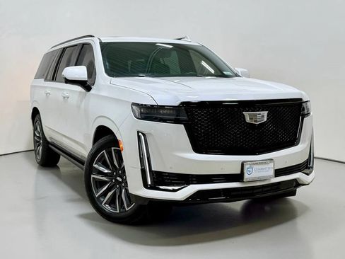 Used 2024 Cadillac Escalade ESV Sport w/ Touring Package AWD/4WD image 4