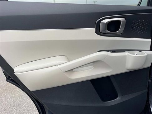 New 2025 Kia Sorento S image 25