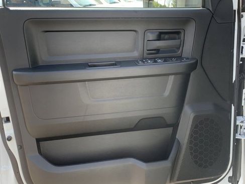 Used 2024 RAM 2500 Tradesman w/ Chrome Appearance Group image 16