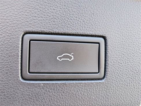 Used 2023 Volkswagen Atlas Cross Sport SE w/ Panoramic Sunroof Package image 14