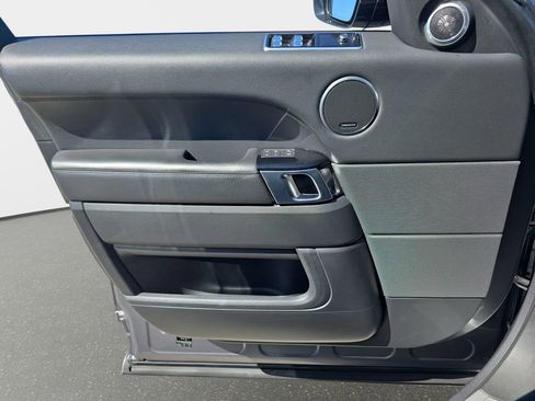 Used 2020 Land Rover Range Rover Sport HSE image 30