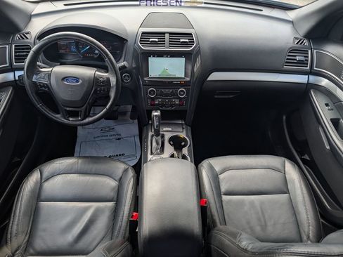 Used 2017 Ford Explorer XLT w/ Equipment Group 202A image 18