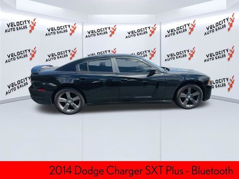 Used 2014 Dodge Charger SXT Plus image 2
