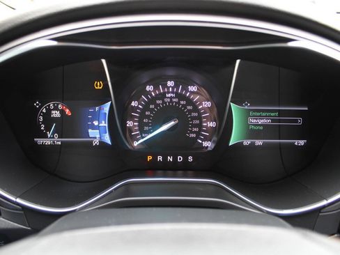 Used 2017 Ford Fusion SE w/ Fusion SE Technology Package FWD image 41