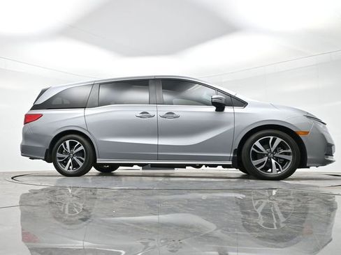 Used 2023 Honda Odyssey Touring image 16