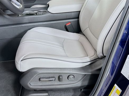 Used 2025 Honda Pilot Elite image 24