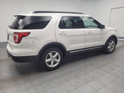 Used 2016 Ford Explorer XLT AWD/4WD image 10