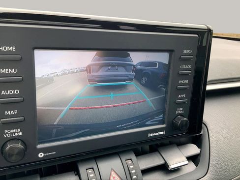 Used 2020 Toyota RAV4 XLE Premium FWD image 27
