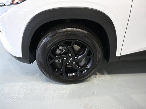 New 2026 Chevrolet Trax LT w/ Sunroof Package FWD image 28