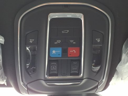 New 2026 Jeep Grand Cherokee Altitude AWD/4WD image 9
