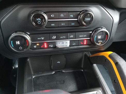 Used 2021 Ford Bronco Badlands image 19