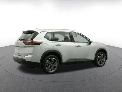 Used 2025 Nissan Rogue SV AWD/4WD image 11