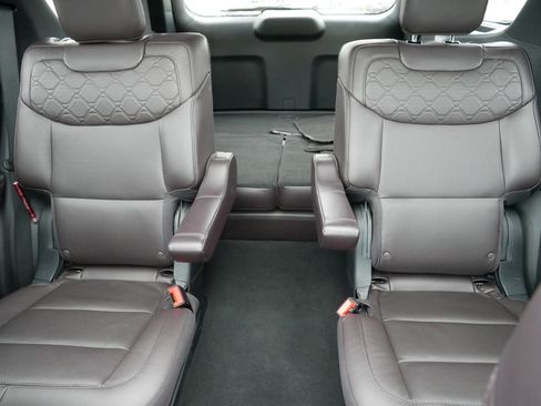 Used 2025 Ford Explorer Platinum w/ LUX Leather Package AWD/4WD image 13