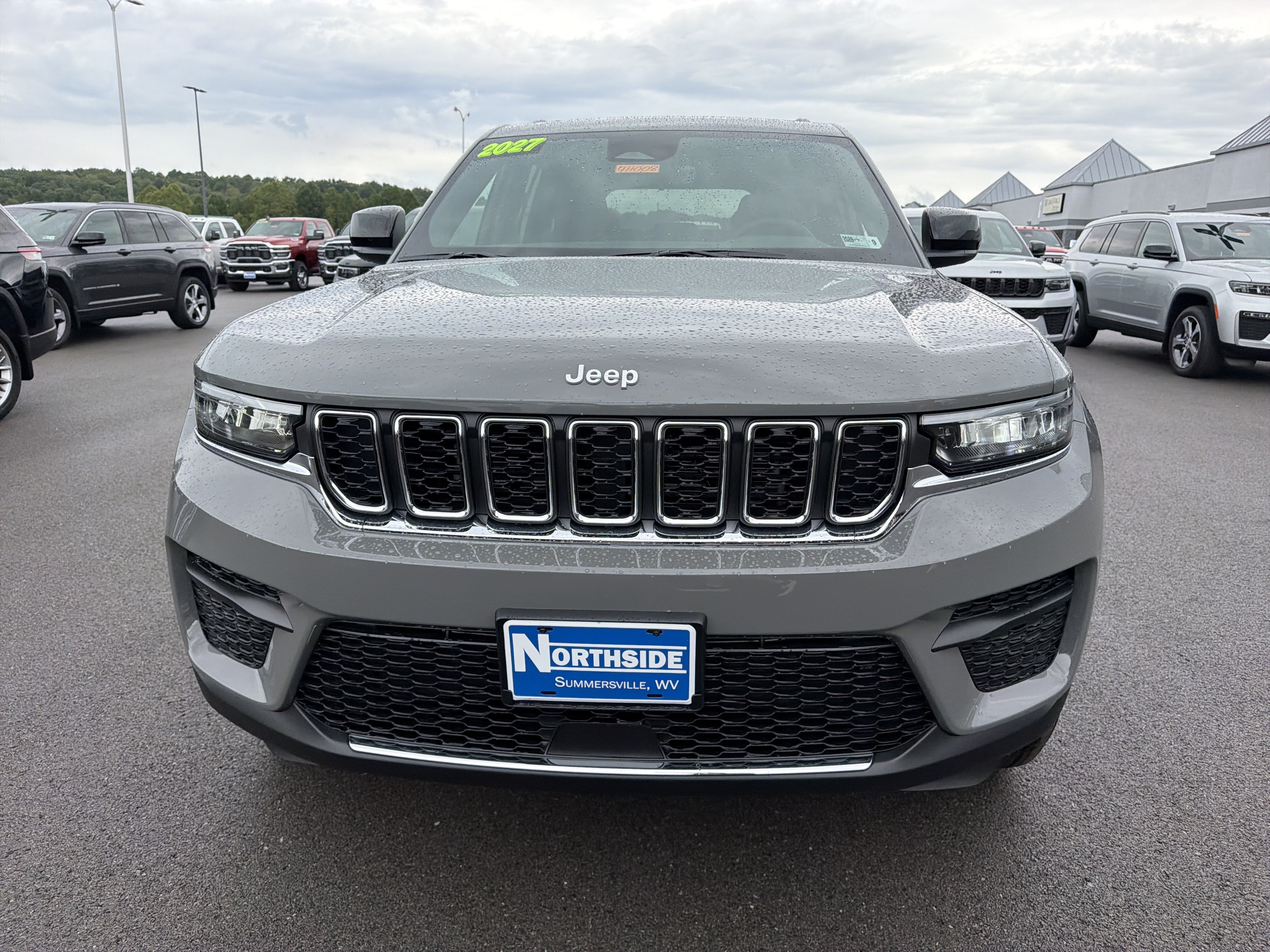 New 2027 Jeep Grand Cherokee Laredo X AWD/4WD image 2