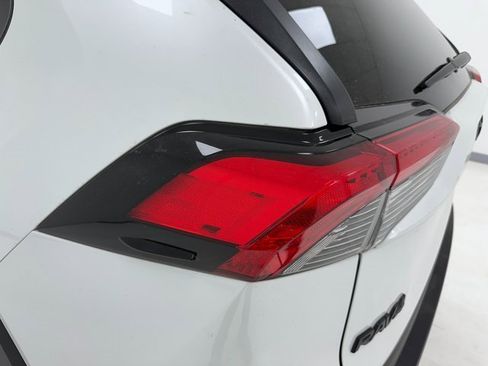 Used 2024 Toyota RAV4 XLE Premium image 7