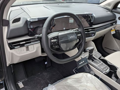 New 2026 Kia Sportage EX FWD image 16