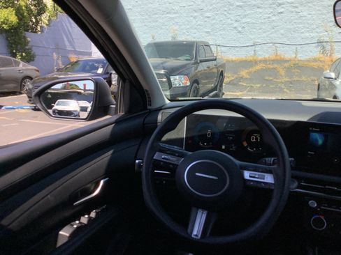 Used 2025 Hyundai Tucson SEL FWD image 23