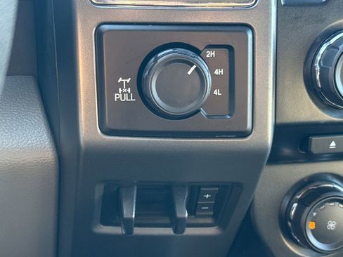 Used 2017 Ford F250 XLT w/ XLT Premium Package image 23