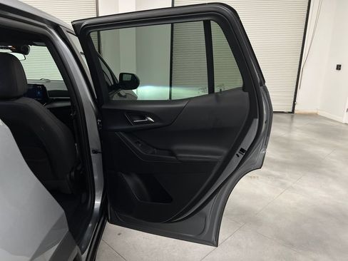Used 2026 Chevrolet Equinox LT FWD image 34