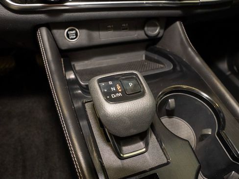 Used 2022 Nissan Rogue SL w/ SL Premium Package image 18