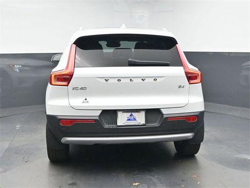 Used 2023 Volvo XC40 B4 Plus w/ Protection Package Premier image 7