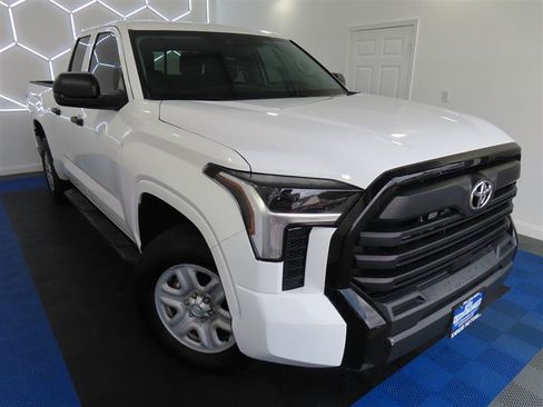 Used 2022 Toyota Tundra SR w/ SR Tow Package AWD/4WD image 5