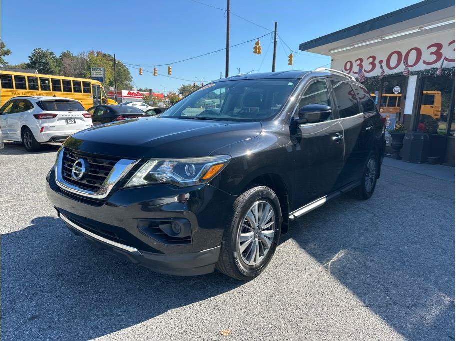 Used 2020 Nissan Pathfinder S FWD image 3
