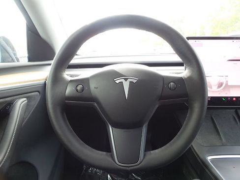 Used 2023 Tesla Model Y Long Range AWD/4WD image 33