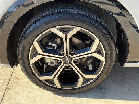 Certified 2025 Kia Niro EX Touring image 9