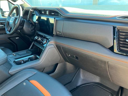 Certified 2025 GMC Sierra 2500 AT4 image 24