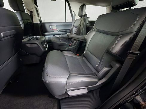 Used 2025 Ford Expedition Platinum image 24