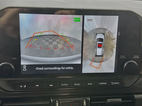 Used 2023 Nissan Pathfinder SL image 14