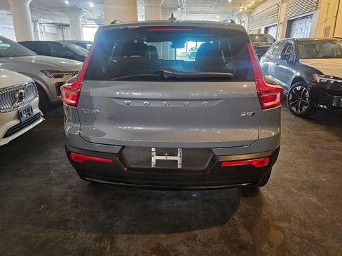 Certified 2023 Volvo XC40 B5 Plus w/ Protection Package Premier AWD/4WD image 3