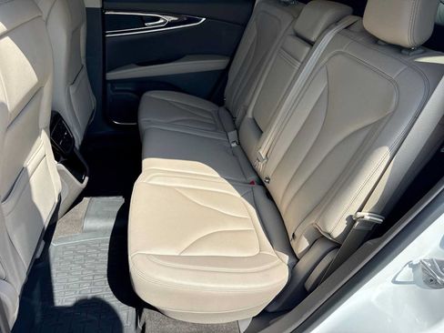 Used 2023 Lincoln Nautilus AWD w/ Premium Package image 18
