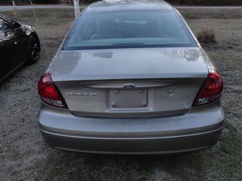 Used 2004 Ford Taurus SE image 5