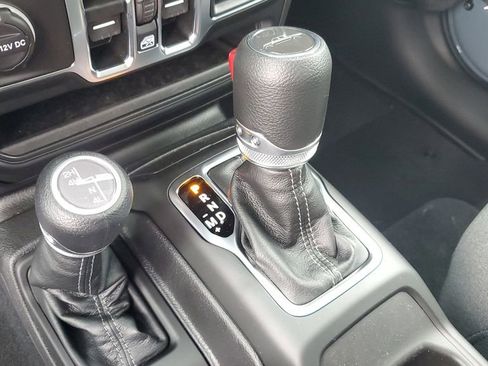 New 2026 Jeep Gladiator Sport image 25