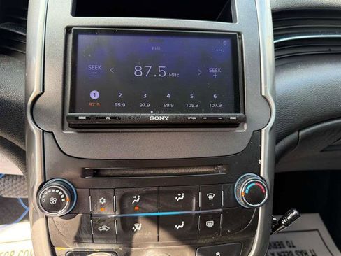 Used 2015 Chevrolet Malibu LT FWD image 25