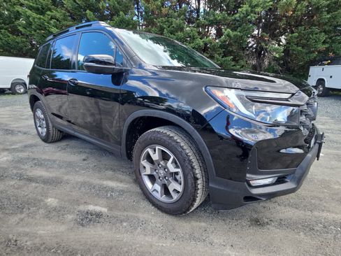 Used 2023 Honda Passport TrailSport image 5