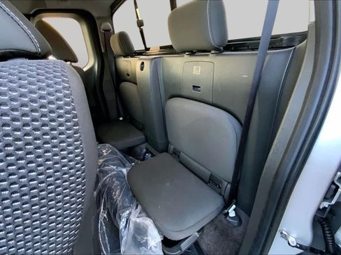Used 2017 Nissan Frontier Desert Runner RWD image 18