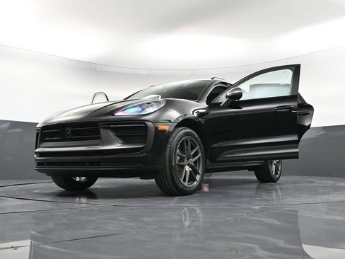 New 2026 Porsche Macan Turbo image 39