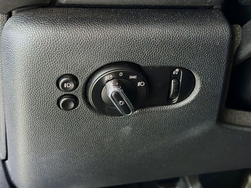 Used 2019 MINI Cooper 2-Door Hardtop w/ Signature Upholstery Package FWD image 12