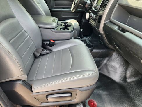 Used 2018 RAM 3500 Tradesman w/ Chrome Appearance Group AWD/4WD image 18